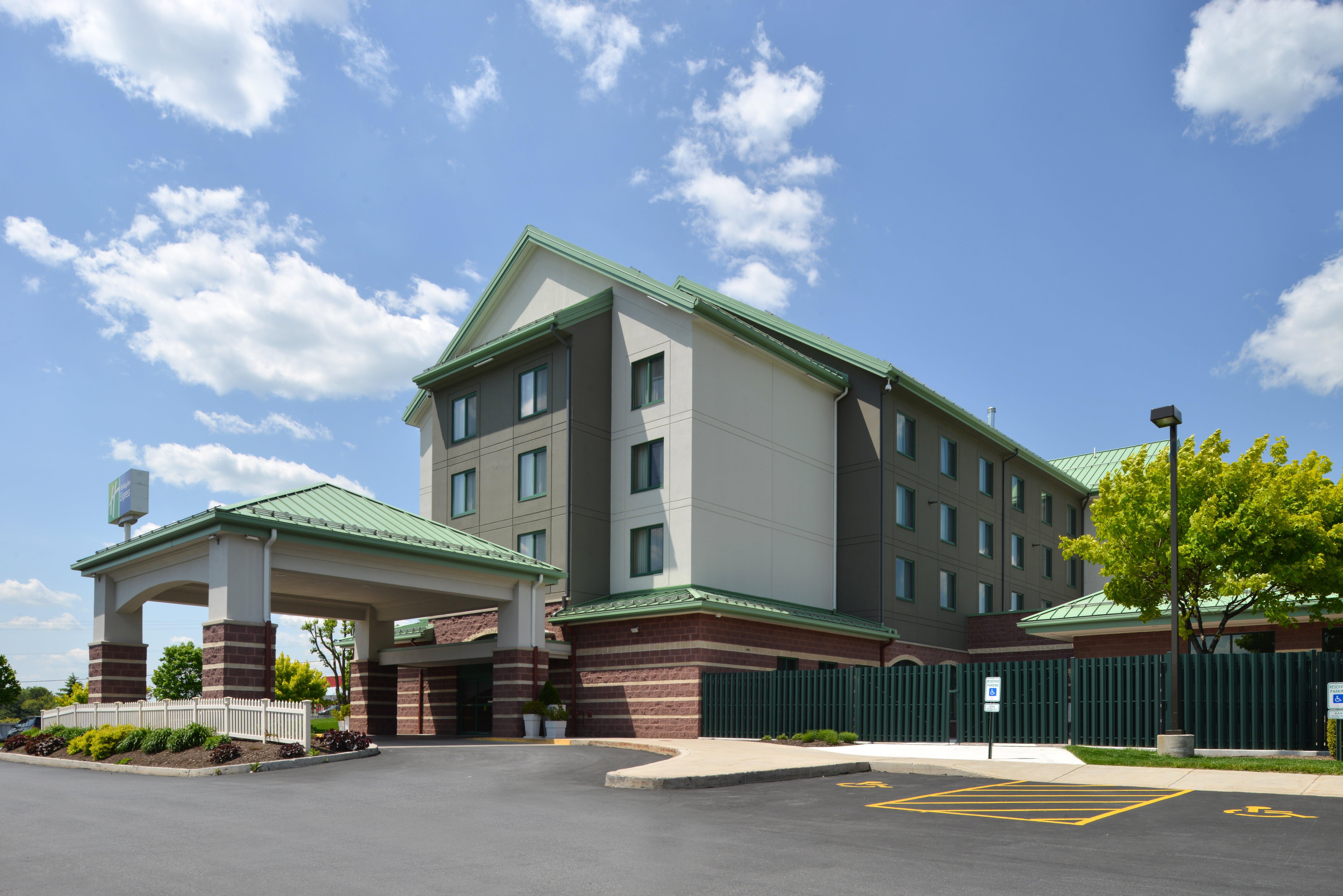 ฮอลิเดย์ อินน์ เอ็กซ์เพรส บรีซวูด Breezewood ภายนอก รูปภาพ